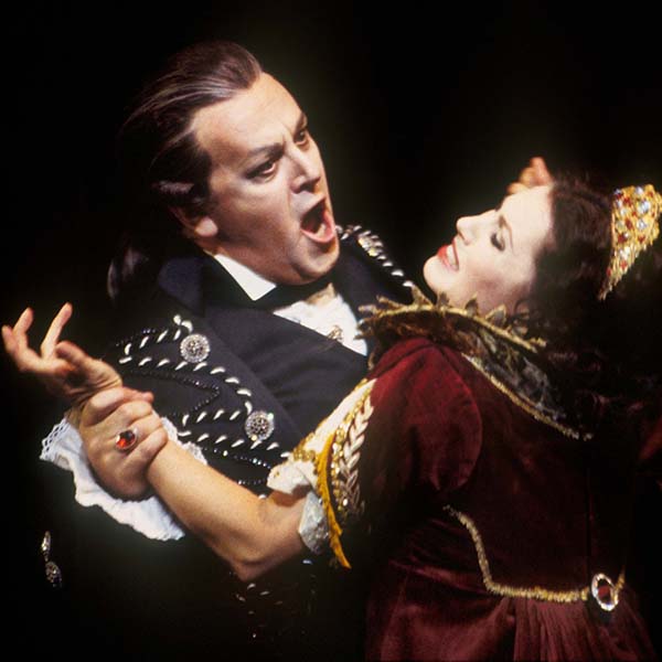 Peter Coleman-Wright (Scarpia) and Cheryl Barker (Tosca) Peter Coleman-Wright (Scarpia) and Cheryl Barker (Tosca)