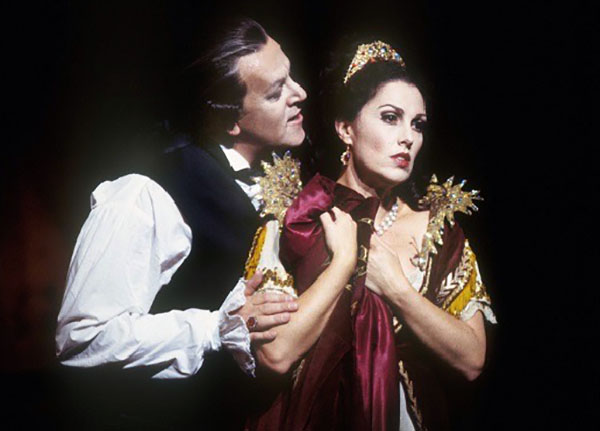 Cheryl Barker in Tosca Cheryl Barker in Tosca